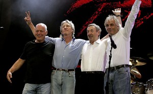 Paul Gilmour, Roger Waters, Nick Mason, Rick Wright 2005 (dari sebelah kiri)